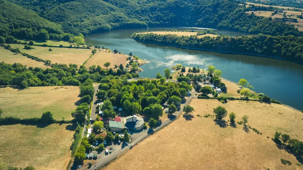 Photo de Camping d'Arpheuilles - Bord de l'eau - Vacances en France