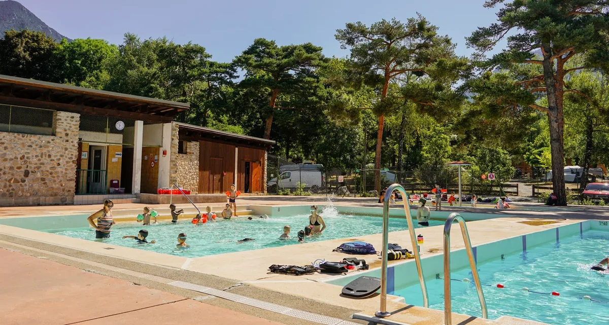 Photo de Camping la Rochette - Onlycamp
