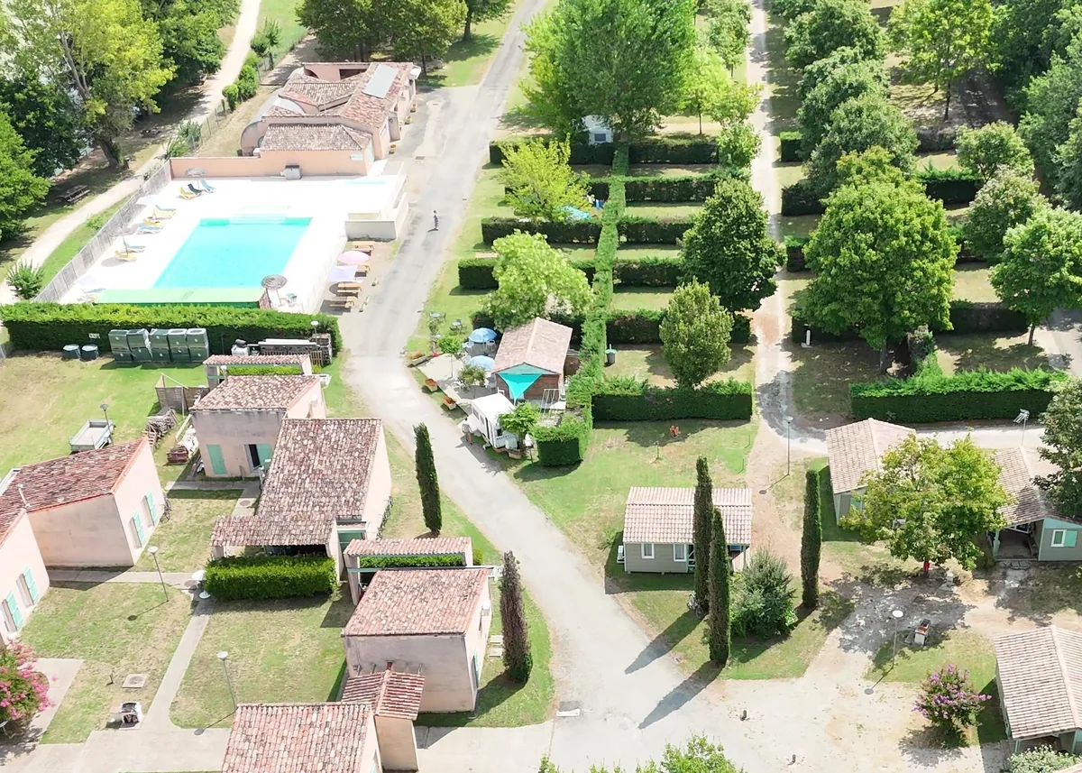 Photo de CAMPING MUNICIPAL DU LAC FERRIÉ