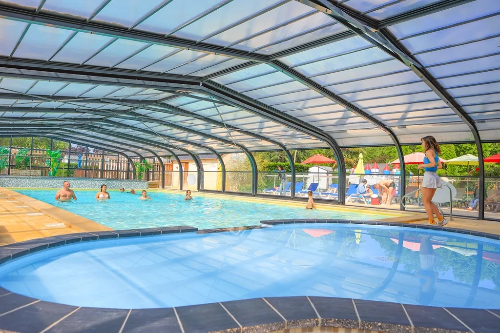 piscine couverte et chauffée des nobis d'anjou