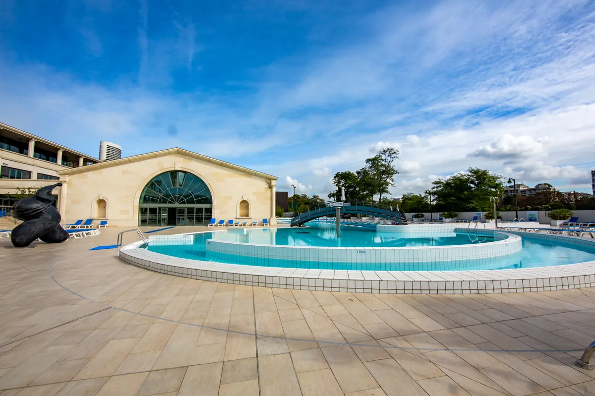 Bassin ludique extérieur, Palais des Sports de Puteaux