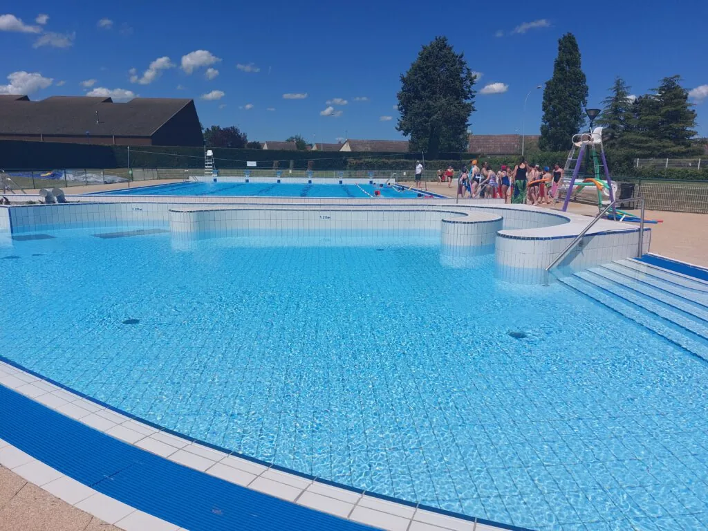 Photo de Piscine découverte de Verneuil