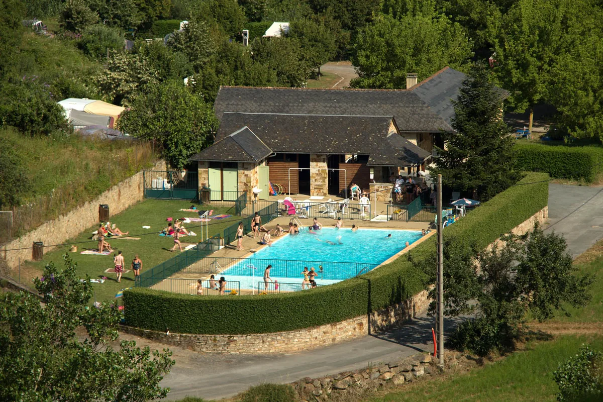 Photo de Piscine intercommunale de Plaisance (Aveyron)