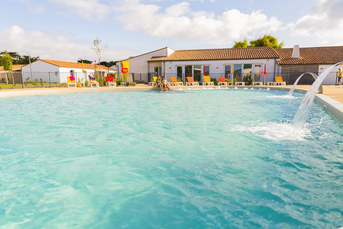 Piscine du village vacances le Phare