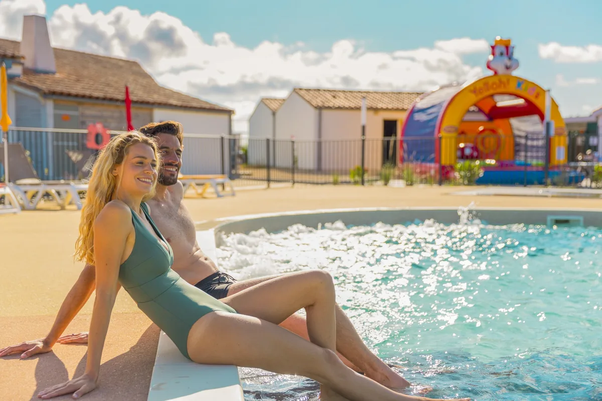 Piscine du village vacances Le Phare
